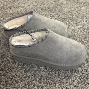 PAWZ Women's Cozy Gray Slippers